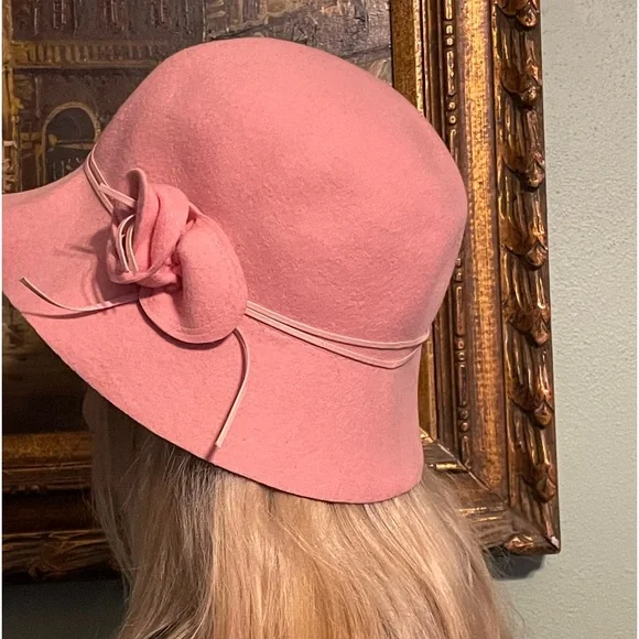 Banana Republic hat. Made in Italy. All wool. Pink and pristine. - Picture 2 of 5
